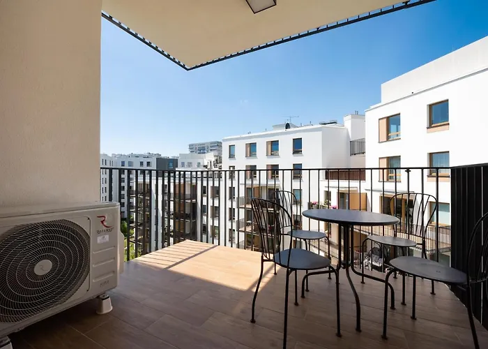 Wola Skwer Happy Apartment