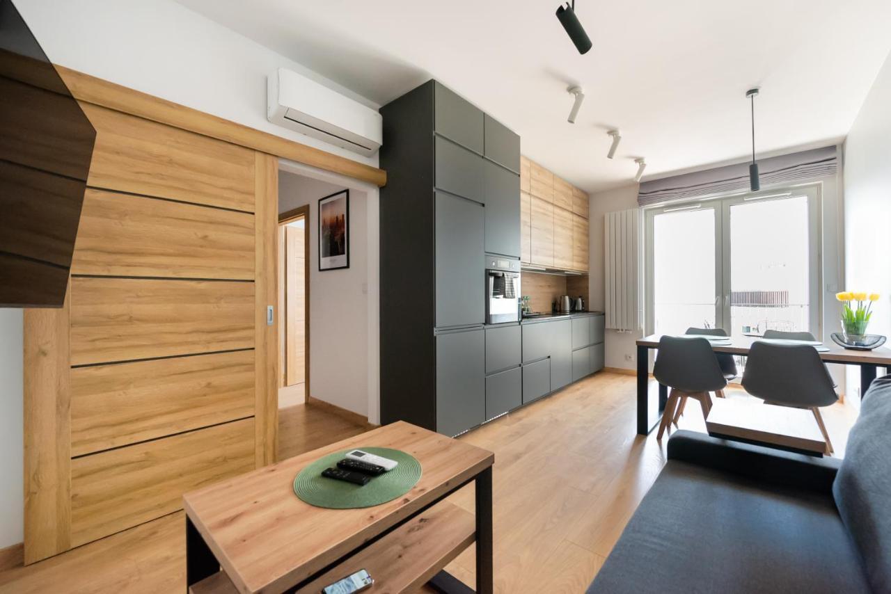 Apartament Wola Skwer Happy